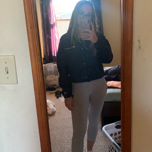 Cropped Navy Champion Windbreaker - Picture 7 of 8